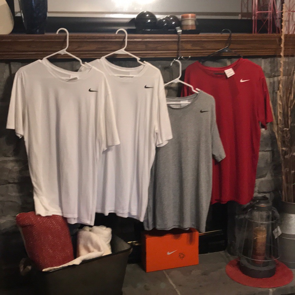 White Nike Tee - Picture 1 of 4